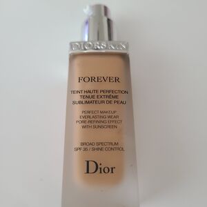 NWOB CHRISTIAN DIOR DIORSKIN FOREVER PERFECT MAKEUP SPF 35 #031. 1 OZ